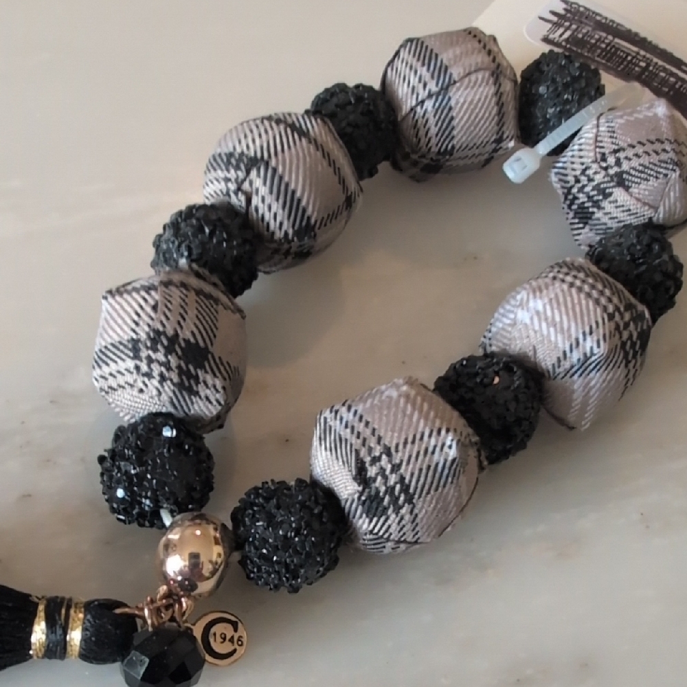 Elegant Black and Gold Beaded Bracelet